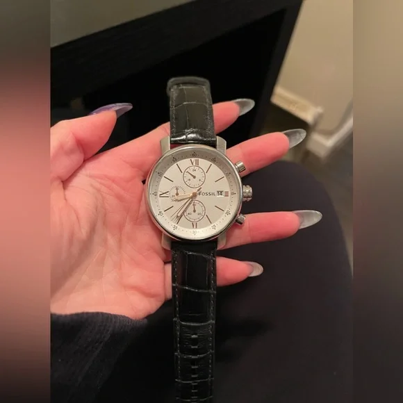 Fossil Watch - Picture 1 of 2